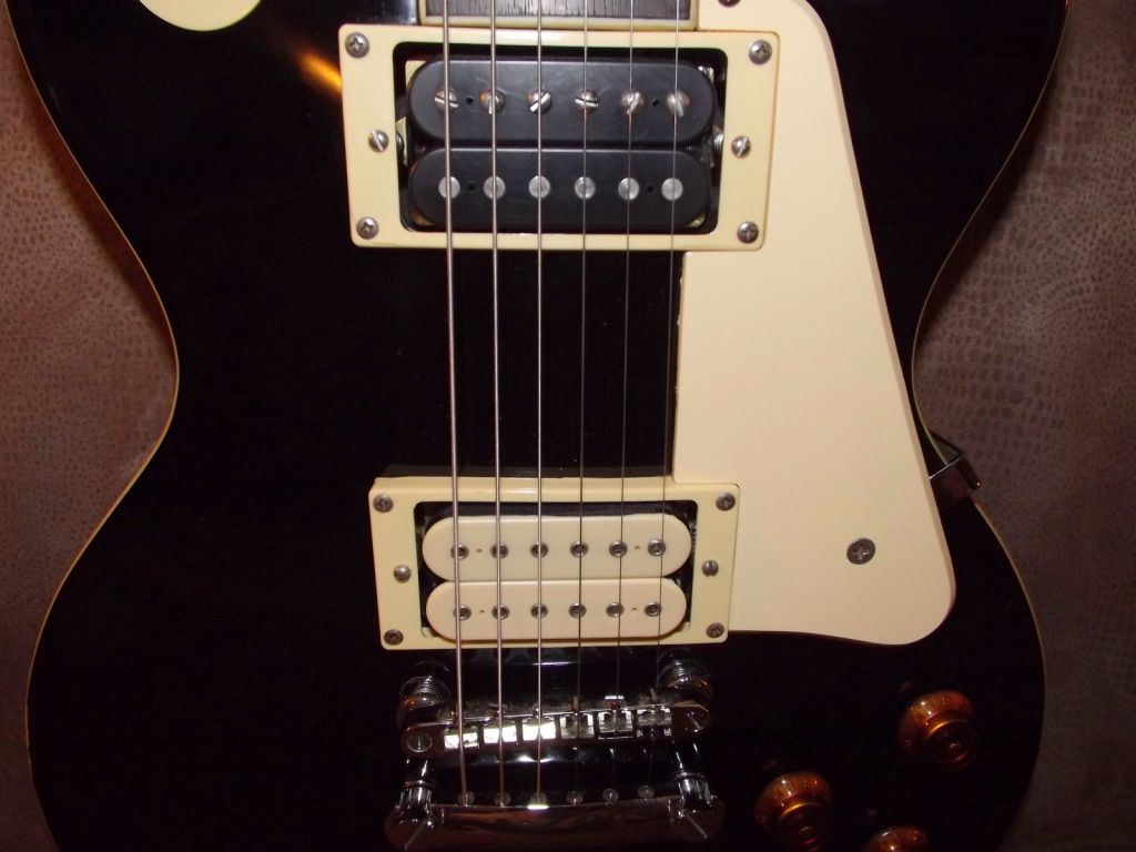 Epiphone Les Paul Standard Ebony - Electric Guitars - Harmony Central